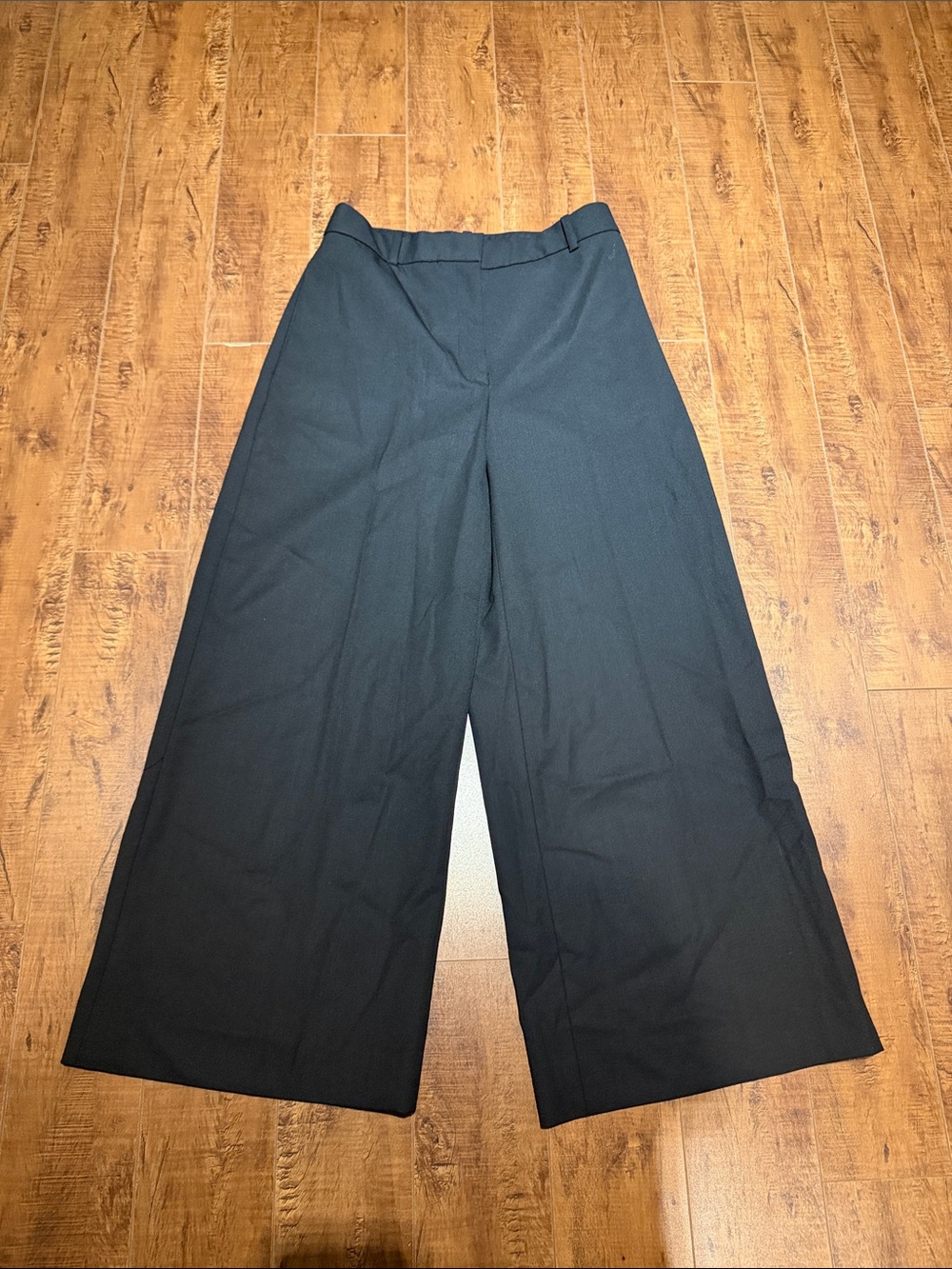 Babaton agency linen pants